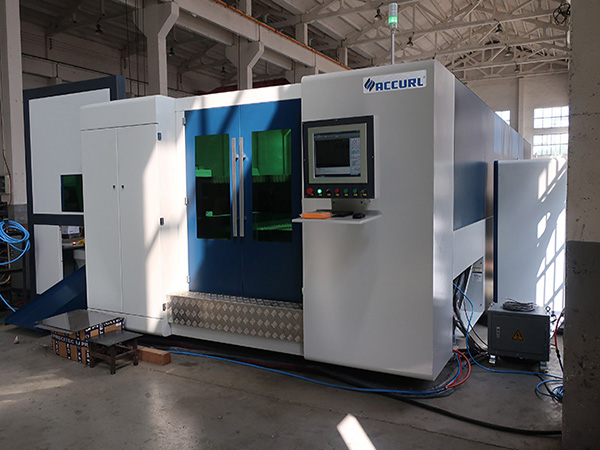 3000W Faserlaser-Schneidemaschine mit Doppelpalettenwechsler